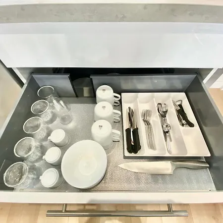 公寓式酒店 Standinghouse Centre 马尔芒德