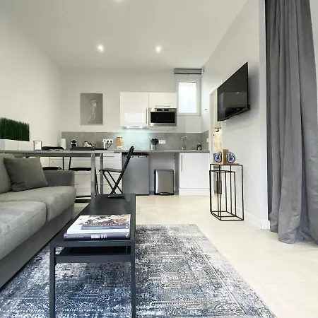 Standinghouse Centre