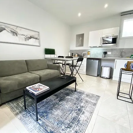 公寓式酒店 Standinghouse Centre