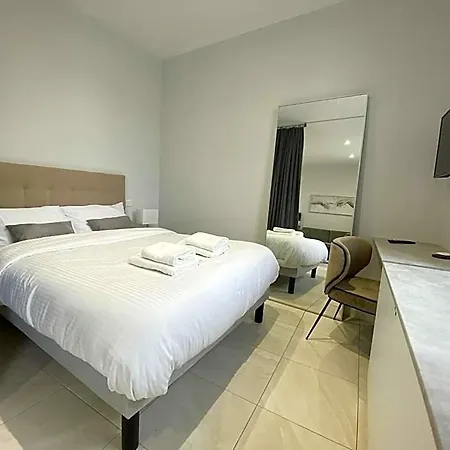 Standinghouse Centre Apartahotel
