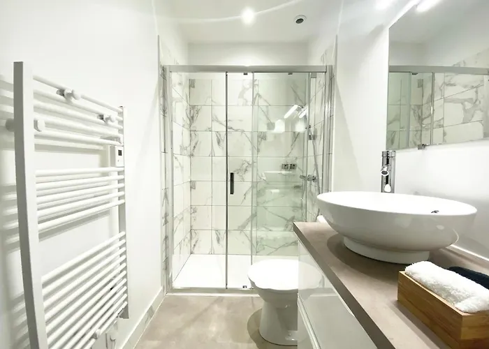 Standinghouse Centre