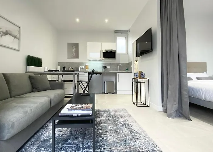 Standinghouse Centre