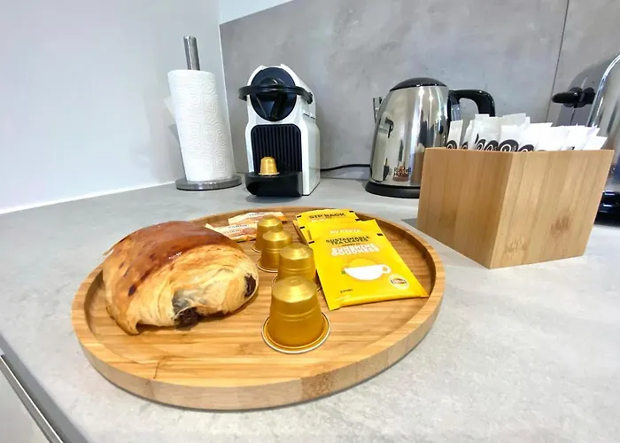 Standinghouse Centre 3* مارماند